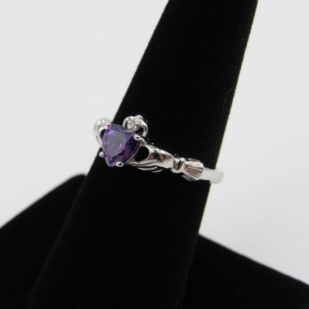 Sterling Silver Purple Heart CZ Diamond Irish Ring - Picture 2 of 5
